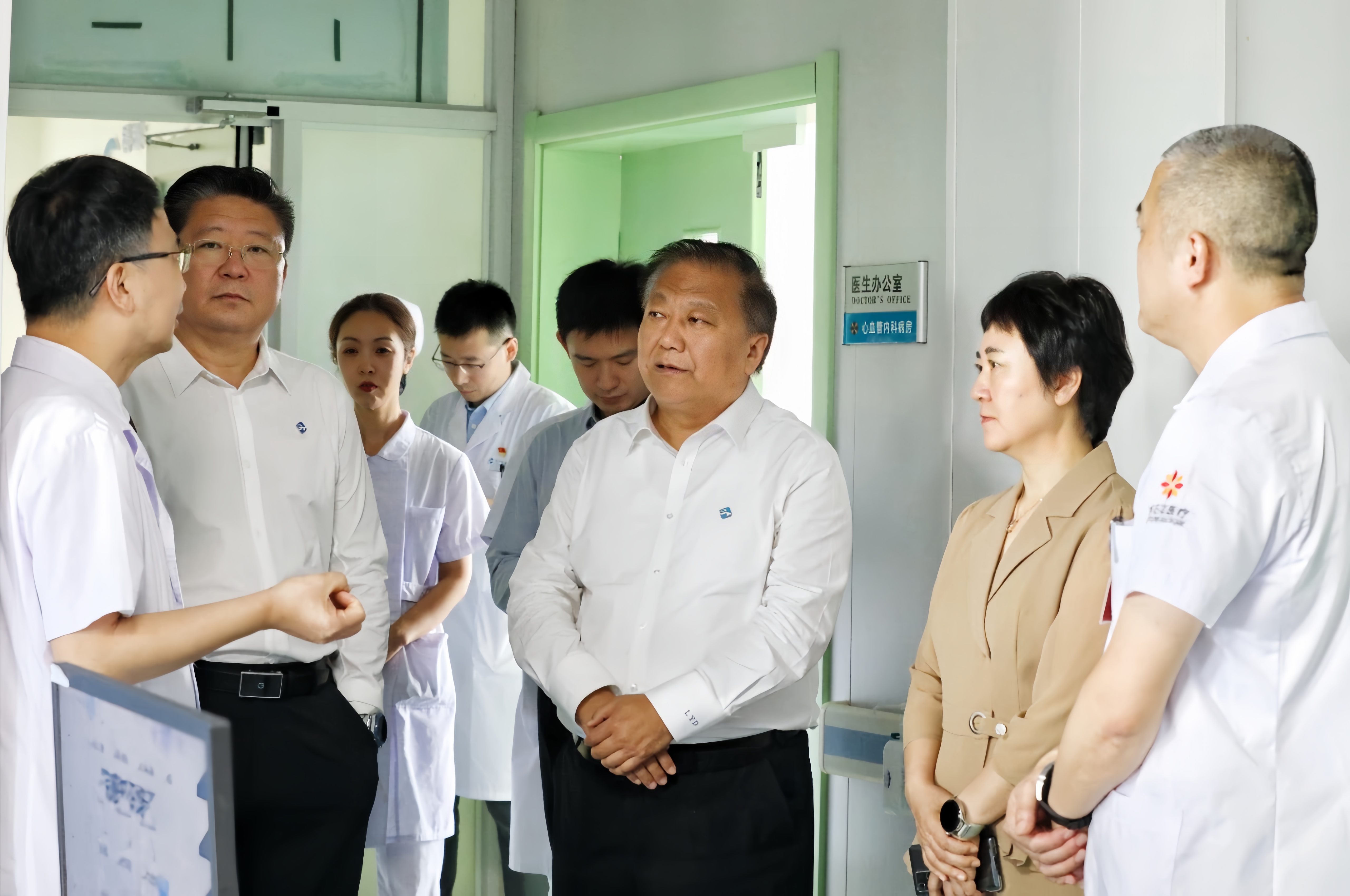 通用技术集团总经理助理、医疗健康事业部总经理李亚东到辽阳辽化医院调研指导