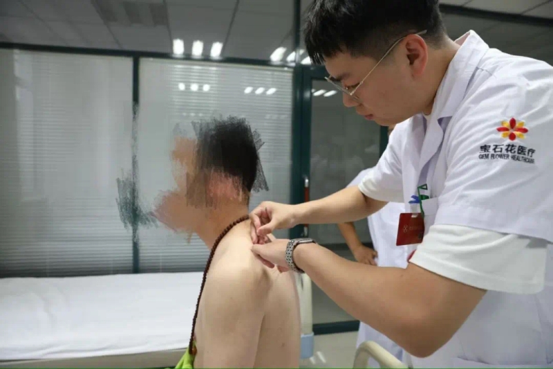 医院创新打造的中医夜市活动，五大特色体验让传统医学潮起来